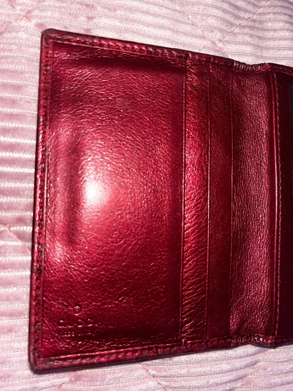 Gucci Burgundy Leather GG Heart Snap Card Holder & wallet with Monogram & heart - Picture 3 of 14